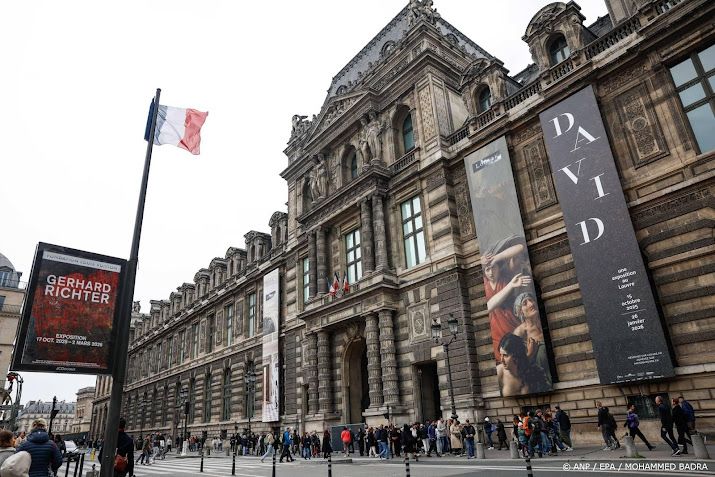 Frans ministerie: acht sieraden gestolen bij Louvre-roof
