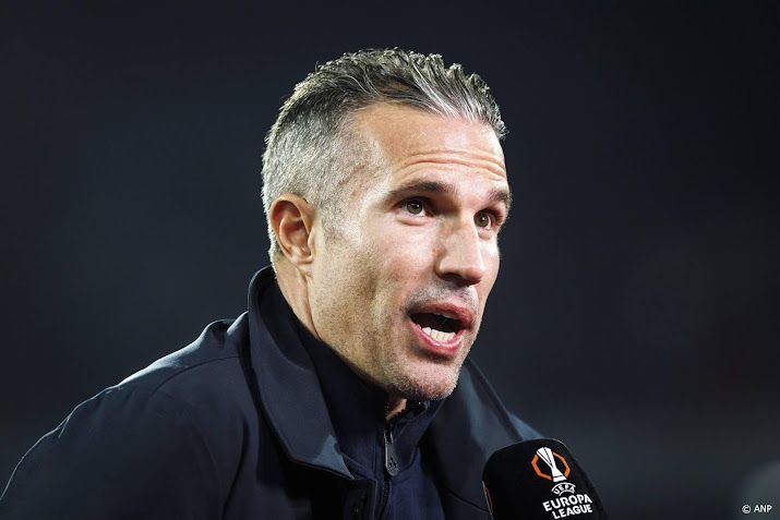 Trainer Van Persie kijkt uit naar topper tegen PSV