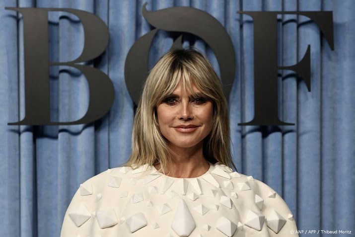 Heidi Klum als Medusa op Halloweenfeest in New York  