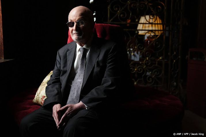 Salman Rushdie had even geen hartslag meer na aanslag