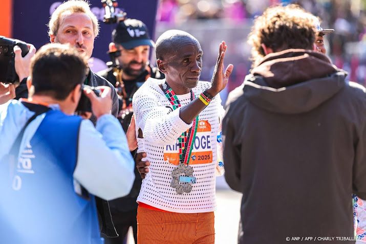 Kipchoge plant marathons op alle continenten, ook Antarctica
