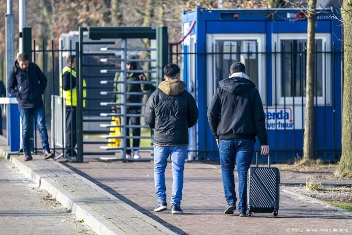 Weer te veel asielzoekers in Ter Apel ondanks grote winteropvang