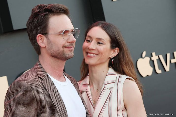 Gezinsuitbreiding voor Patrick J. Adams en Troian Bellisario