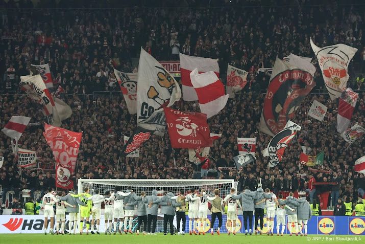 16 Feyenoord-supporters aangehouden in Stuttgart na vernielingen