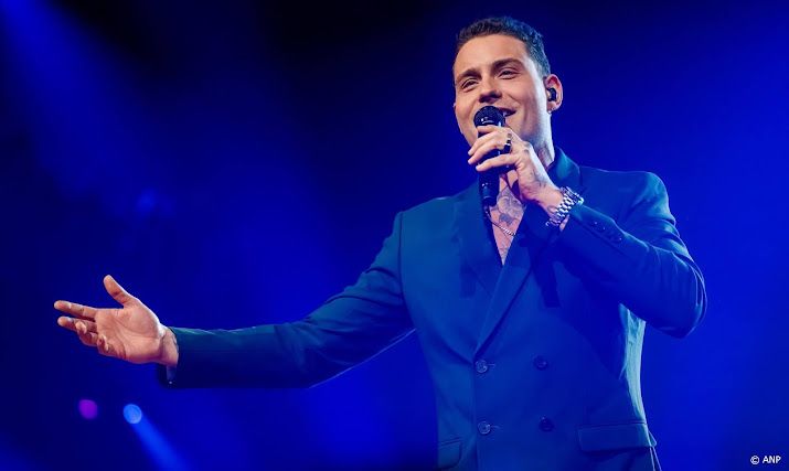 Douwe Bob en Miss Montreal maken kerstsingle