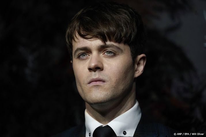 Cast The Witcher zat in Wales vast op vlot na vondst oude bommen