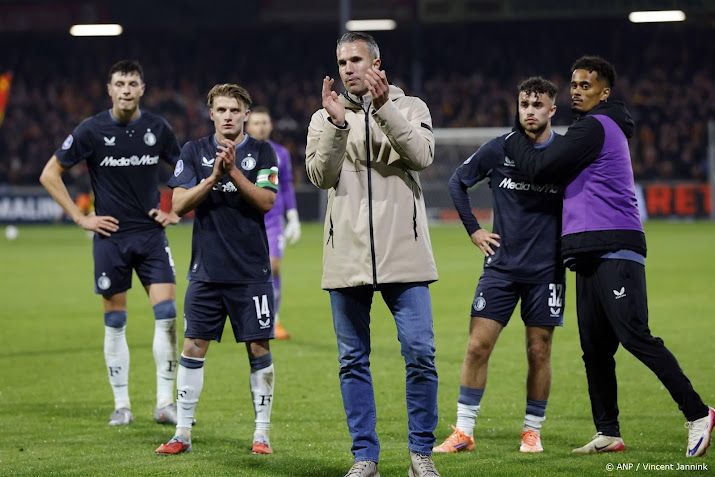 Van Persie noemt verloren duel met Eagles 'een magere wedstrijd' 