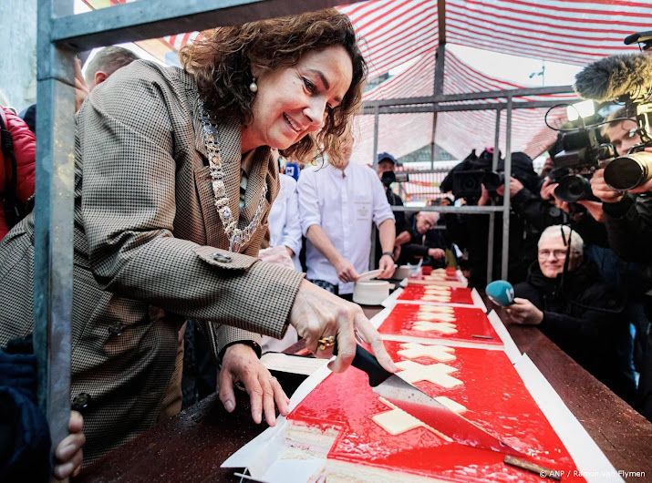 Amsterdam eert jarig podium OPEN BAK met jubileumpenning