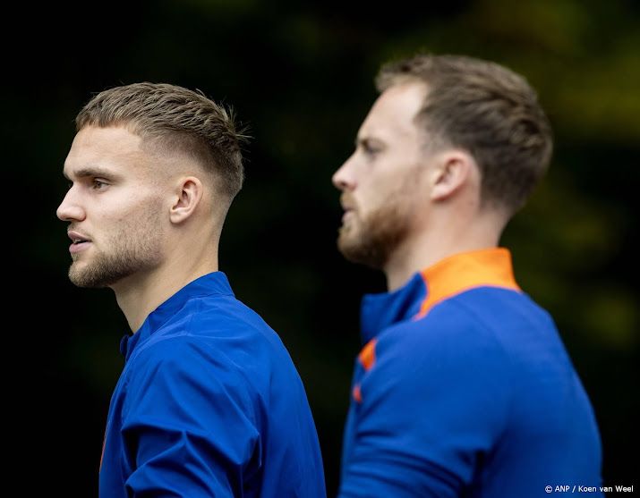 Doelman Verbruggen speelt 25e interland en krijgt zilveren schaal