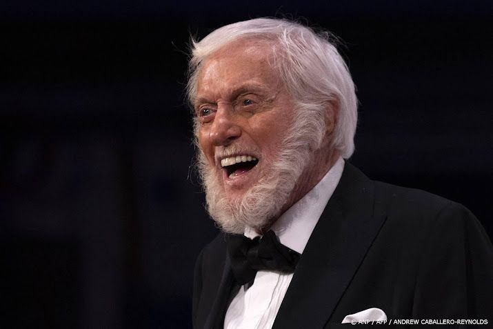 Dick van Dyke (99) voelt zich 'minderwaardig' vanwege ouderdom