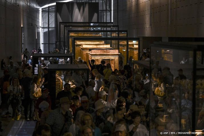 Nieuw Egyptisch museum Caïro overspoeld door bezoekers