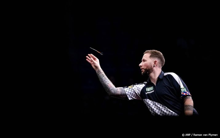 Littler houdt Noppert uit finale Grand Slam of Darts