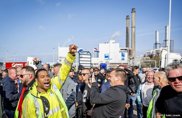 Vakbondsleden stemmen in met cao voor sjorders haven Rotterdam