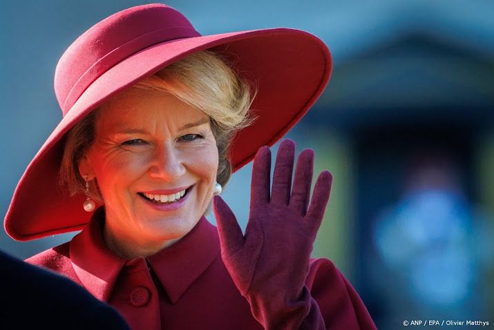 Mathilde heeft een bril nodig om voor te lezen