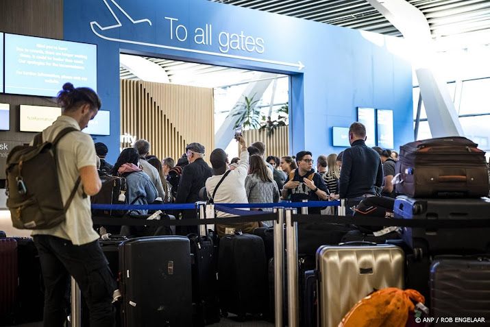 Vliegverkeer Eindhoven stilgelegd na signaleren meerdere drones