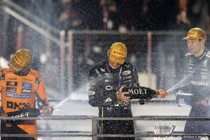 Norris noemt Verstappen verdiende winnaar: heb het zelf verpest