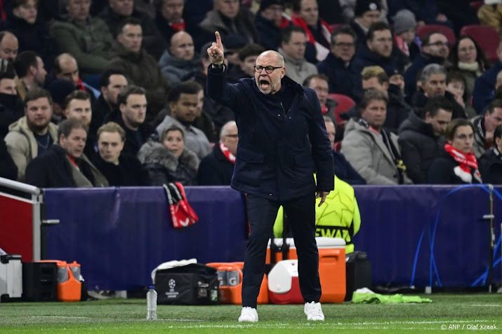 Coach Grim zag dat spelers van Ajax zich aan afspraken hielden   