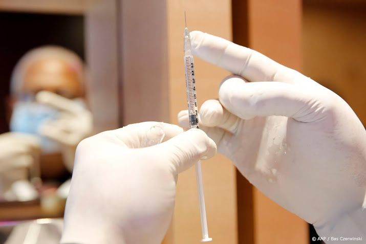 Chirurgen en artsen blijven het oneens over ooglidcorrecties