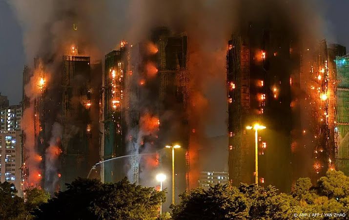 Krant: meer doden door brand in woontorens Hongkong