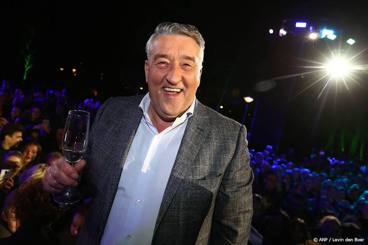 Robèrt van Beckhoven en Plien van Bennekom in Top 4000 Muziekquiz