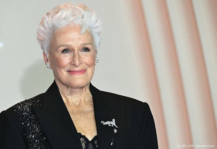 Knives Out 3-regisseur prijst Glenn Close voor haar enthousiasme