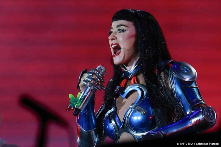 Katy Perry krijgt ruim 1,5 miljoen in geschil over landhuis