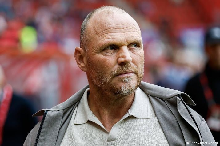 Oosting nieuwe trainer Royal Antwerp FC, Hofs mee als assistent