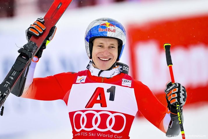 Skiër Odermatt wint eerste super-G in olympisch seizoen 