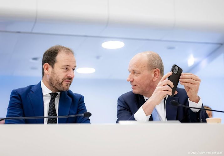 Heerts en Asscher noemen grotere bevoegdheid bij FNV essentieel