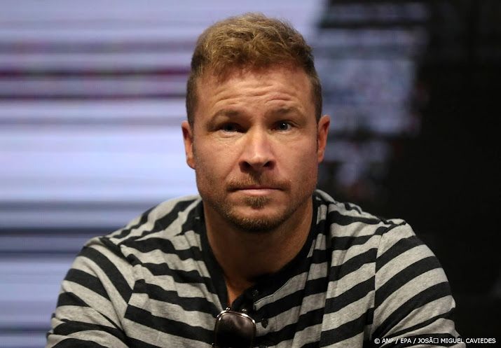 Brian Littrell wil 50.000 dollar van vrouw die privéstrand betrad