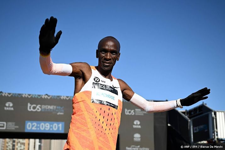 Thaise koning krijgt hardloopschoenen van marathonloper Kipchoge