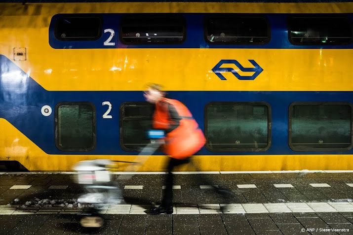 Treinhinder bij Zwolle door poging koperdiefstal nog tot middag
