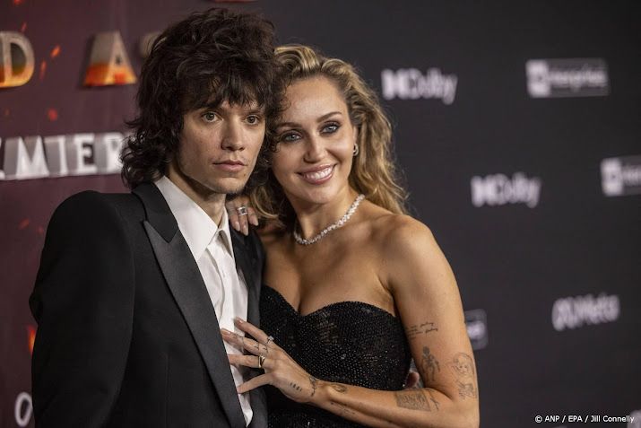 Page Six: Miley Cyrus verloofd met zanger Maxx Morando