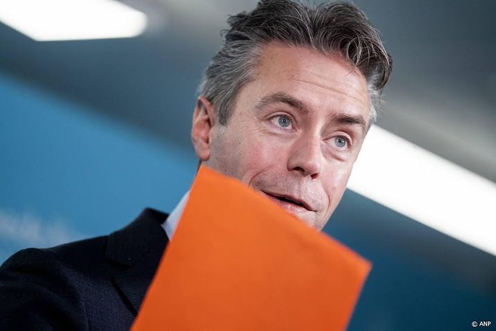 Stoffer heeft voorkeur voor 'centrumrechts meerderheidskabinet'