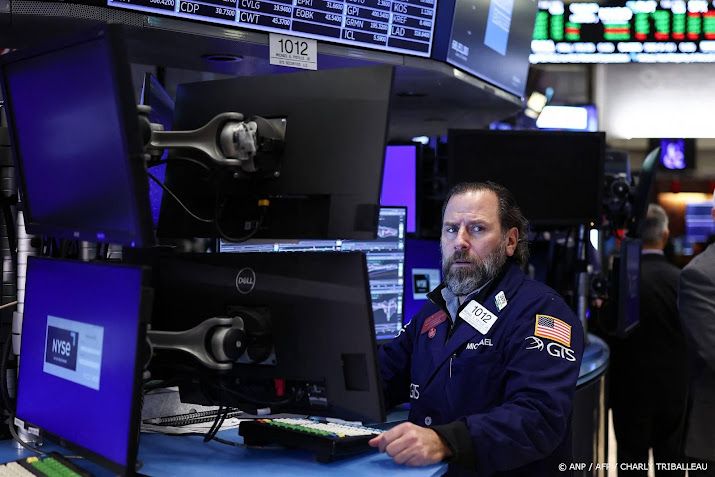 Autofabrikanten winnen op Wall Street, Apple levert juist in