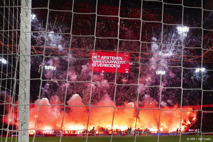 Aangifte om vuurwerk Ajax, 10 tot 15 verdachten geïdentificeerd