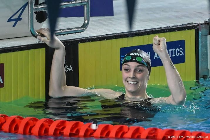 Steenbergen zwemt met Europees record naar EK-goud op 200 wissel