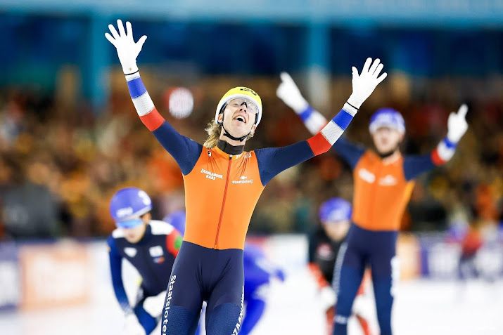 Schaatser Bergsma wint ook massastart in Heerenveen 