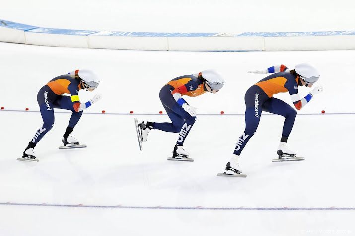 Kok leidt schaatssters ook naar zege op teamsprint