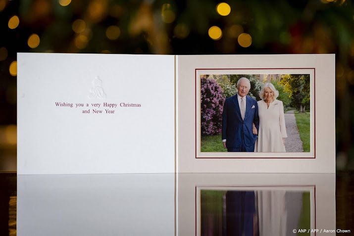 Charles en Camilla delen kerstkaart met foto uit Rome