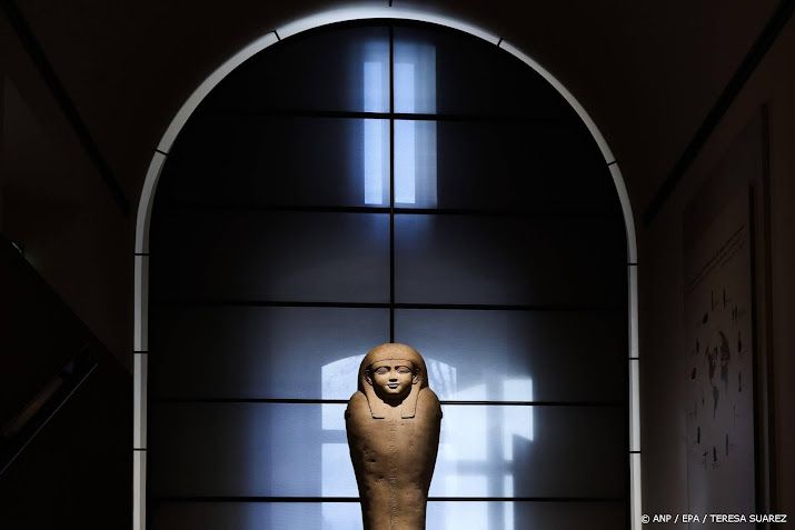 Waterlekkage in Louvre beschadigt boeken over Egyptische oudheid