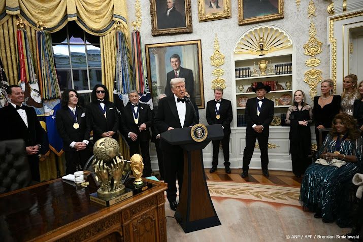 President Trump prijst ontvangers van Kennedy Center Honors