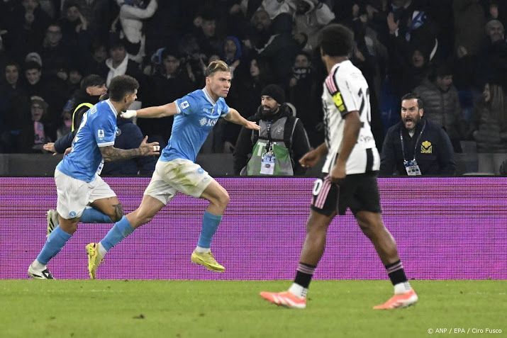 Napoli herovert koppositie in Serie A door zege op Juventus