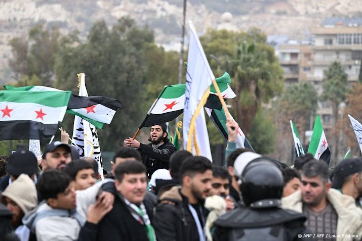 Syrische interim-president roept jaar na val Assad op tot eenheid