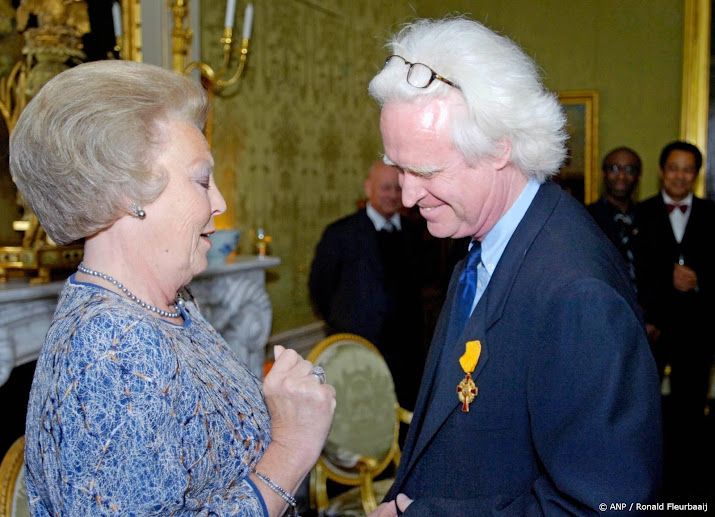 Koning bedankt Siewert Verster met onderscheiding