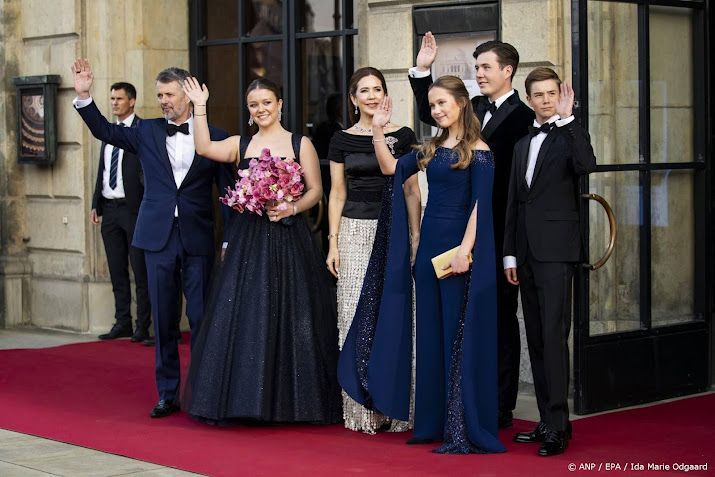 Isabella ontmaskert vals spelende broers in peperkoekwedstrijd