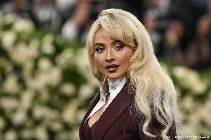 Sabrina Carpenter belandde op cactus tijdens opnames videoclip