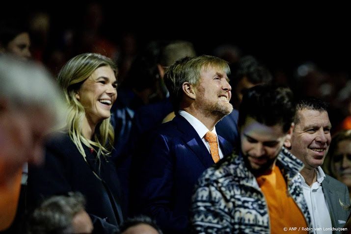 Koning ziet handbalsters doorstomen naar halve finale op WK