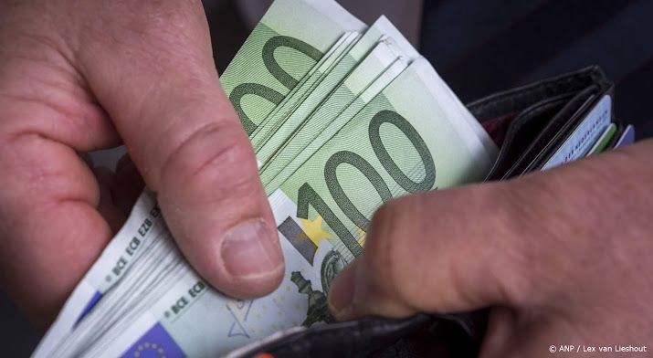 Loonverschil mannen en vrouwen in bedrijfsleven neemt verder af