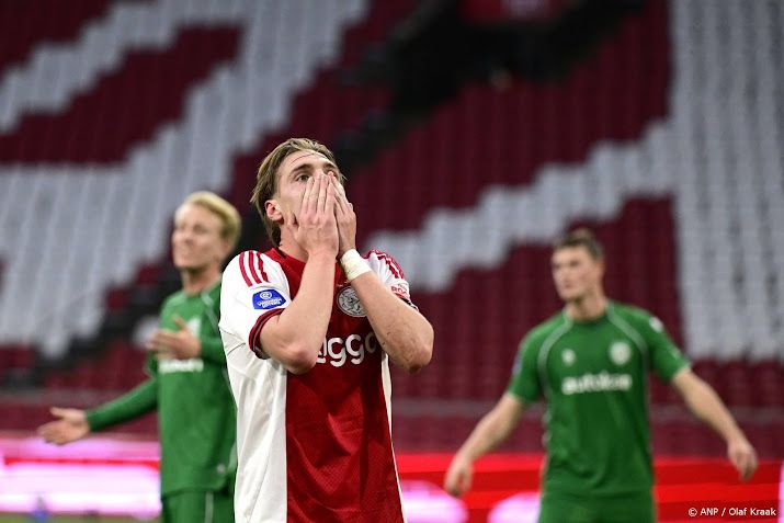Middenvelder Taylor twijfelgeval voor duel van Ajax met Feyenoord
